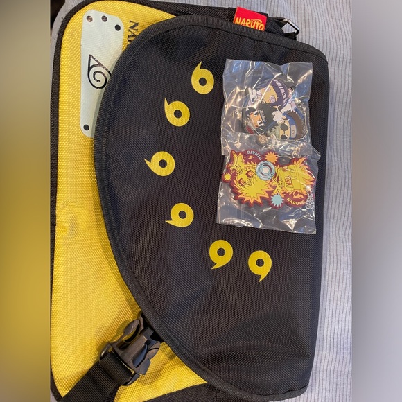Naruto (Shippuden) crossbody messenger bag with adjustable straps - Picture 3 of 5